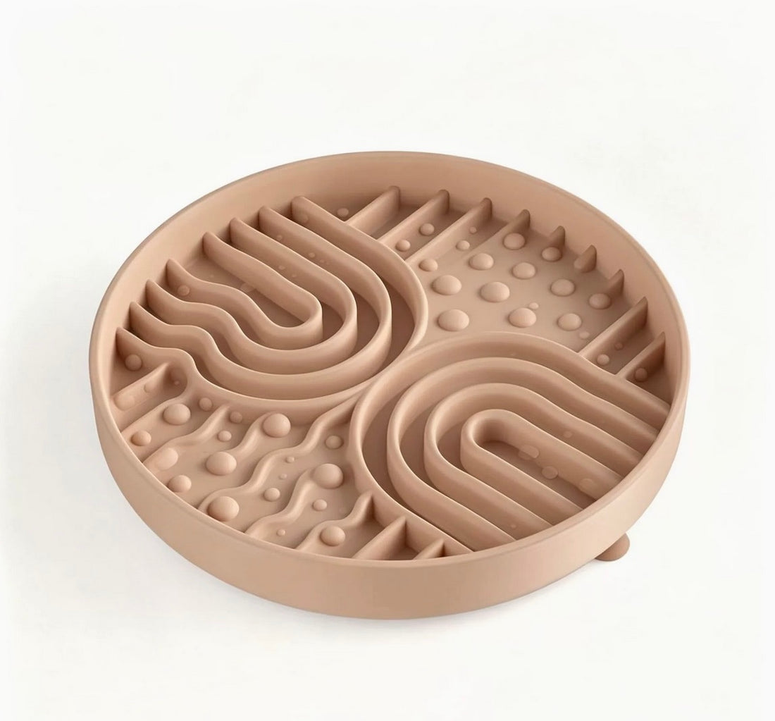 Custom color options for silicone slow feeder mats