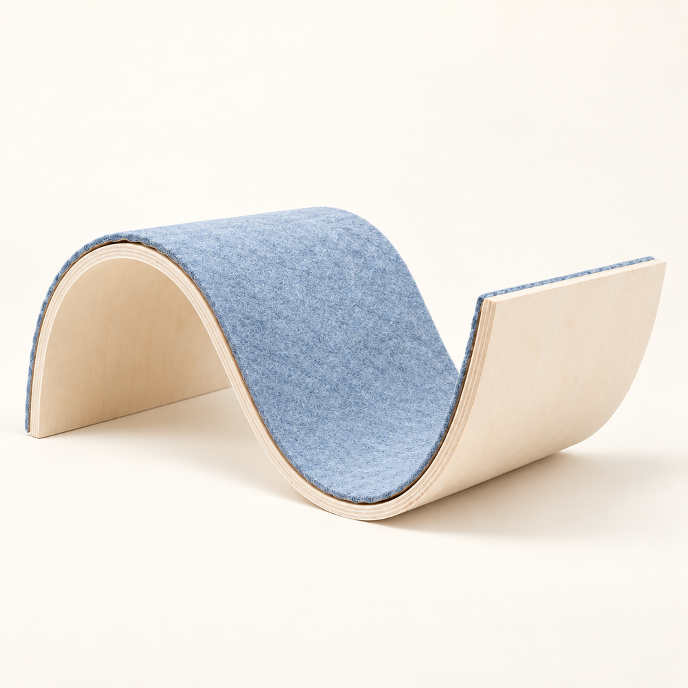 S-shaped replaceable felt cat scratcher and lounger with blue felt surface and reusable wood base