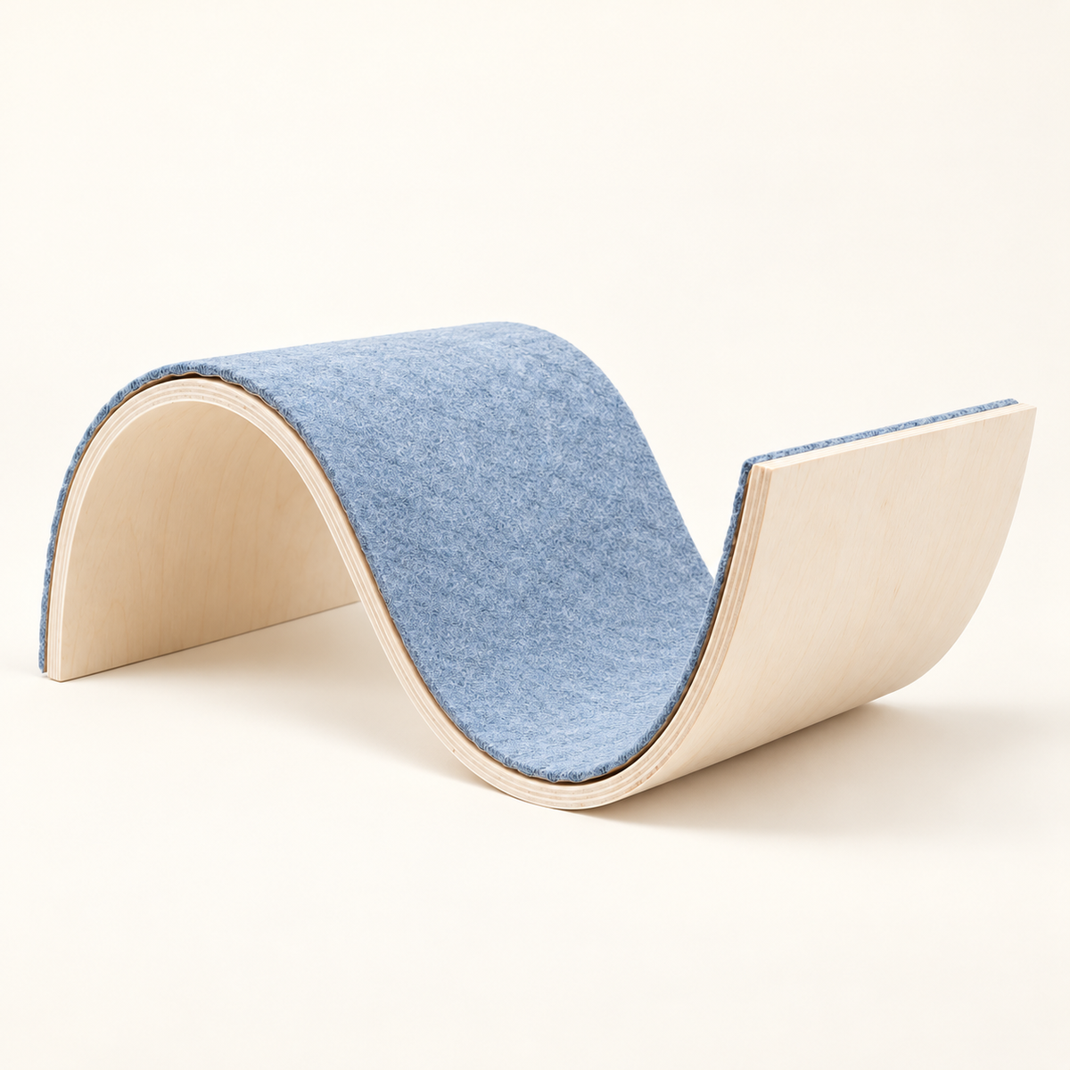 S-shaped replaceable felt cat scratcher and lounger with blue felt surface and reusable wood base